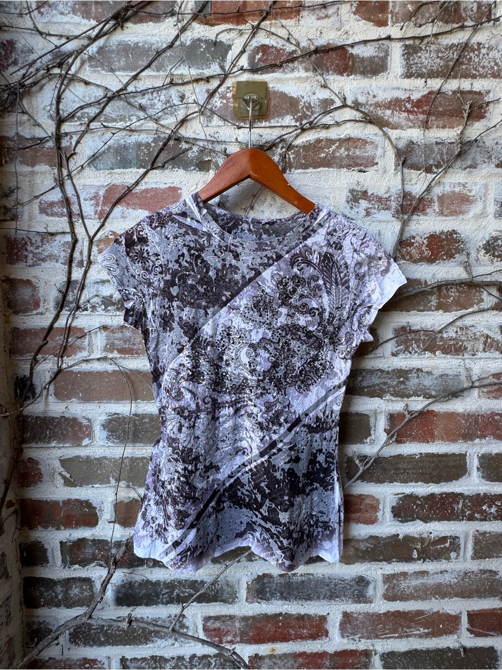 Vintage Y2K Robin K. Rhinestone Paisley Graphic Baby Tee - Size M